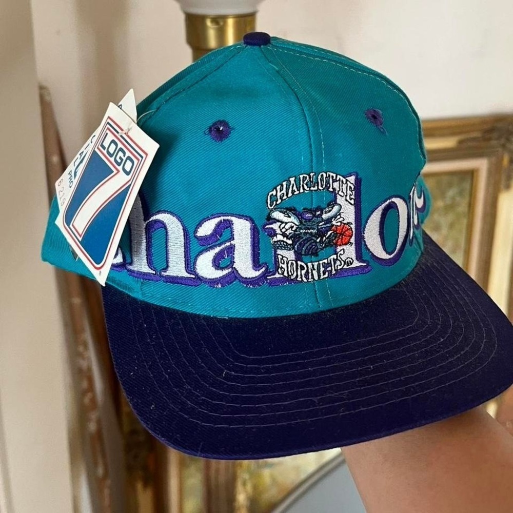 1990s Charlotte Hornets Sports Specialist "Spell Out " vintage SnapBack hat